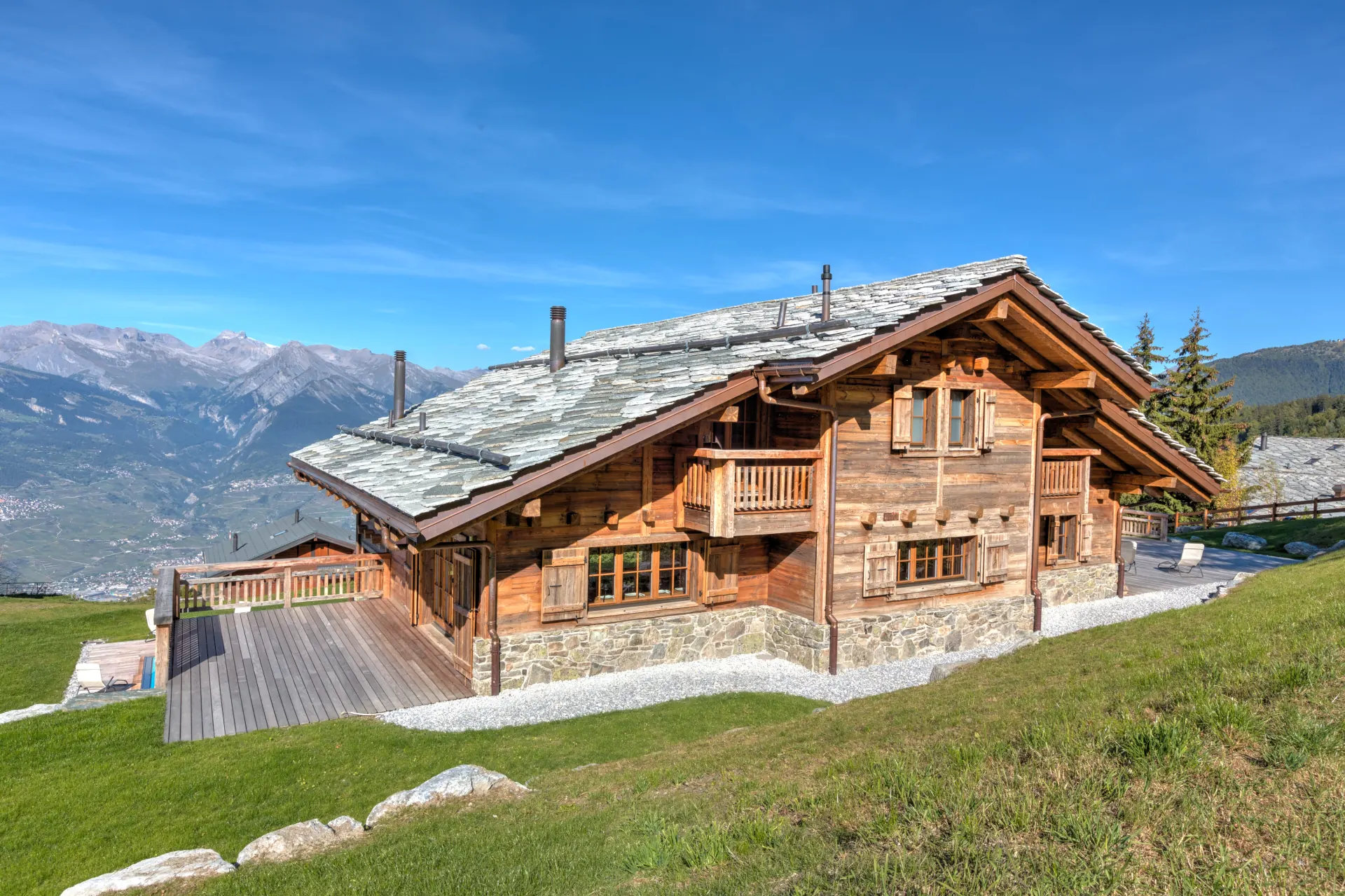 Chalet en Valais au-dessus de la vallée