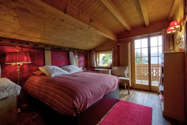 Superbe chalet en madrier avec authentique mazot en résidence secondaire ou principale — 3