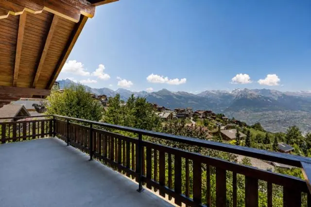 Ein wunderschönes Chalet, nur wenige Minuten vom Zentrum entfernt — 3