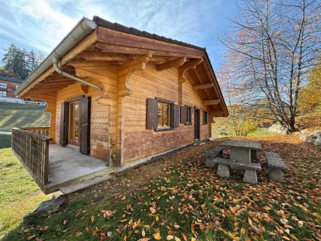 Chalet mit ländlichem Charme, saisonal zu vermieten – nur einen Katzensprung vom Zentrum entfernt. — 2