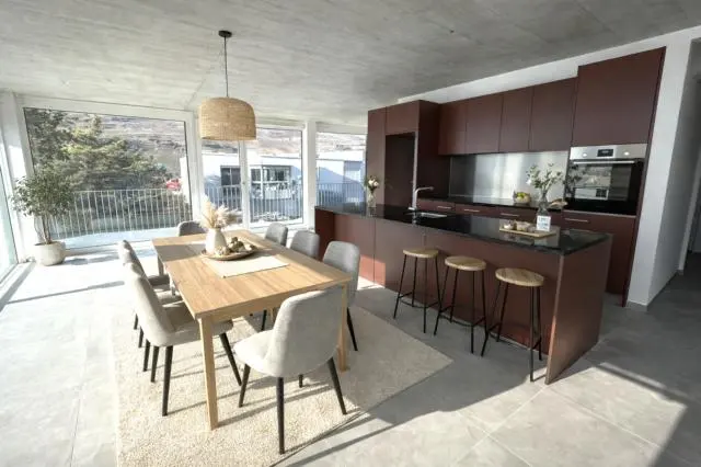 Geräumiges neues Penthouse mit großem Balkon — 2