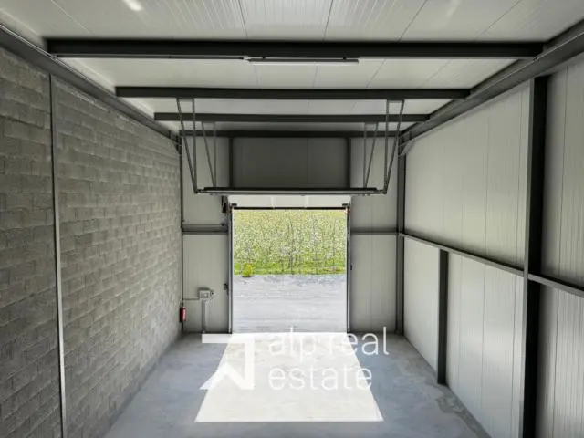 Spazio modulare di 160 m² – Flessibilità e accessibilità strategica vicino all’A9 — 3