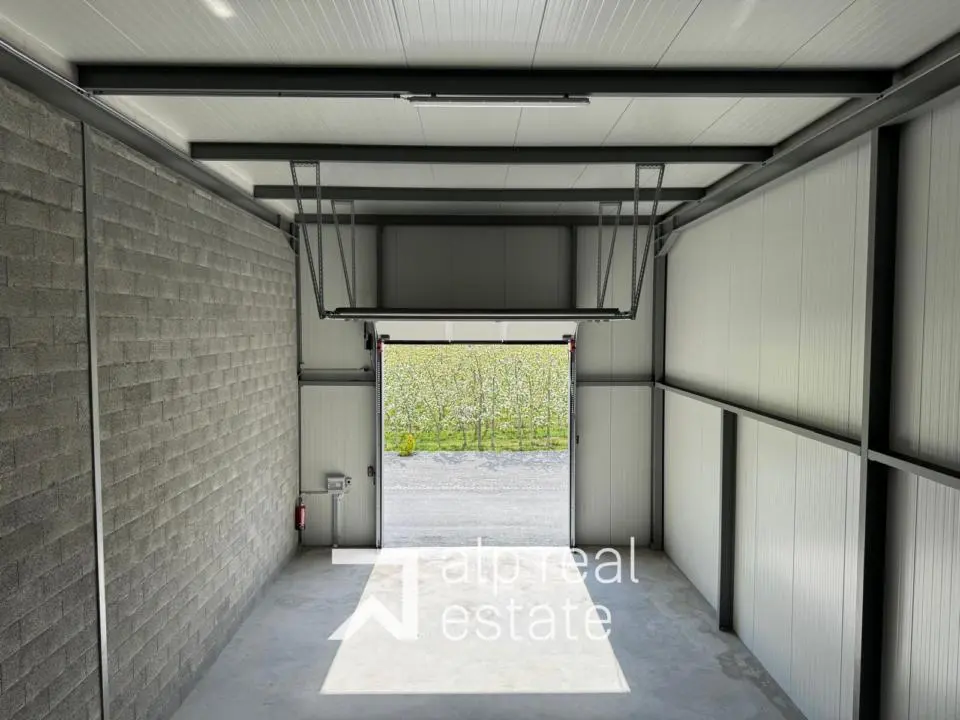 Spazio modulare di 160 m² – Flessibilità e accessibilità strategica vicino all’A9 — photo 3