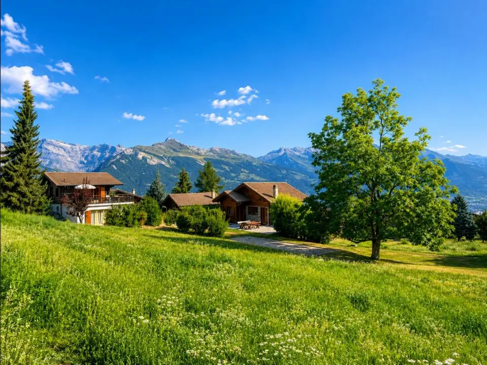 Wunderschönes Baugrundstück mit Blick auf die Rhone-Ebene und die Alpen — photo 2