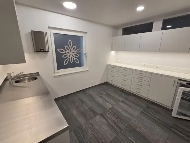 Cabinet médical entièrement rénové au cœur de la ville — 3