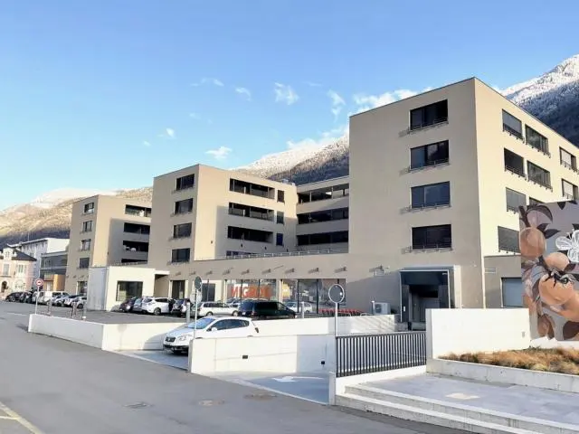 Locale commerciale · Saxon — 2