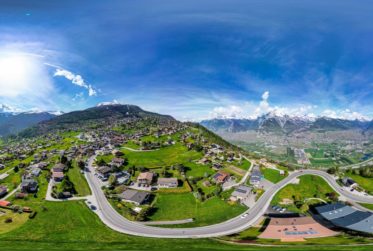 Wunderschönes Baugrundstück mit Blick auf die Rhone-Ebene und die Alpen