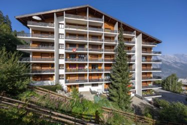 Pleasant flat with balcony and view