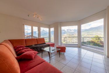 Spacieuse maison avec magnifique vue sur les Alpes RESERVE
