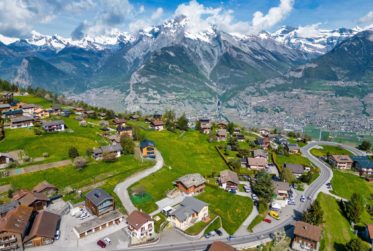 Wunderschönes Baugrundstück mit Blick auf die Rhone-Ebene und die Alpen