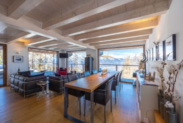 Unique location for this fully renovated chalet on the slopes