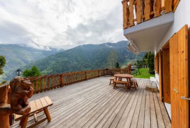 Chalet de charme avec grande terrasse de 40m2, vue imprenable sur les montagnes