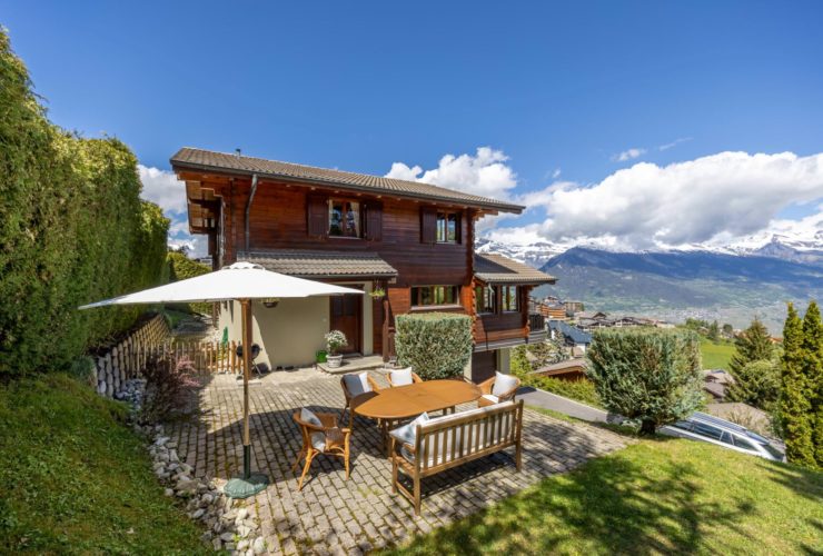 Spacious chalet in a quiet location close to the centre