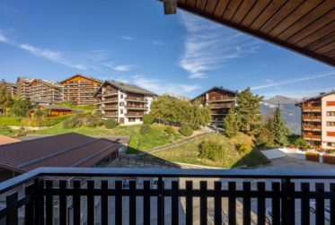 Magnificent renovated attic in the centre of the resort