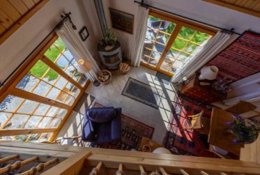Lovely, cosy chalet in a green setting