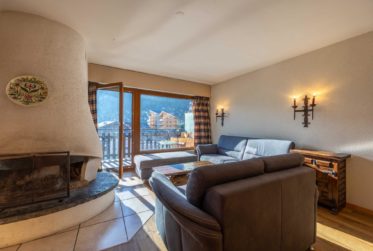 Beautiful sunny attic in the centre of the resort