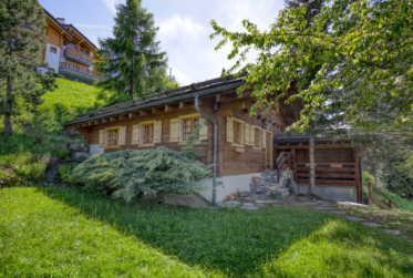 Authentisches Chalet mit Mazot, eingebettet in eine Oase der Ruhe