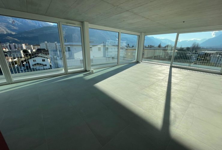 Beautiful 4.5-room attic with large balcony