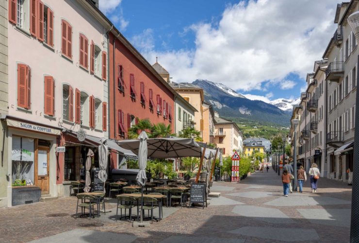 Restaurant réputé au coeur de la vieille ville - vente avec les murs