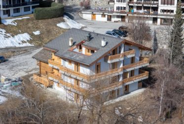 Magnifique appartement en rez-de-jardin au centre de la station