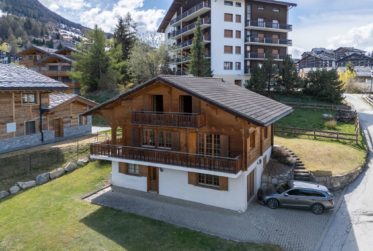Charming Chalet close to the center with open views