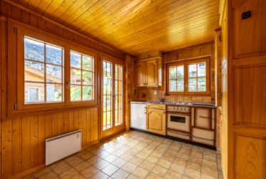 Charming Chalet close to the center with open views