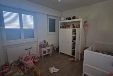 Charming 3-Bedroom Apartment with balcony