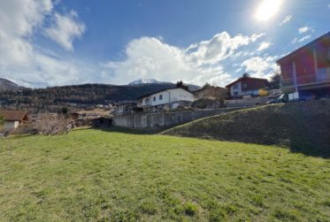 Magnificent building plot 4 minutes from the resort
