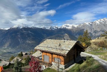 Luxuriöses Chalet mit 2 Wohnungen und atemberaubender Aussicht