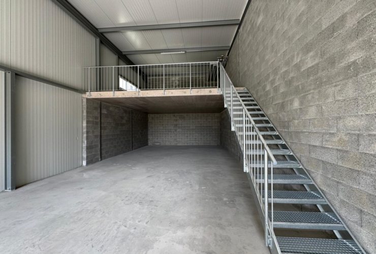 Modulare Fläche von 160 m² – Flexibilität und strategische Erreichbarkeit nahe der A9