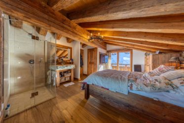 Beautiful ski in/out chalet with breathtaking views