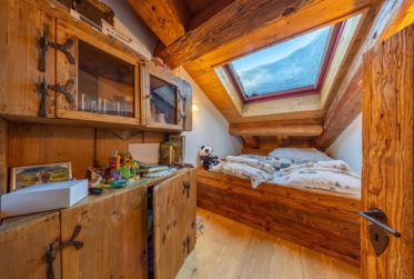 Beautiful ski in/out chalet with breathtaking views