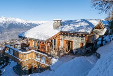 Beautiful ski in/out chalet with breathtaking views