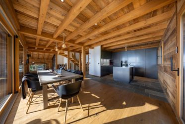 Luxurious 2 apartments chalet with breathtaking views