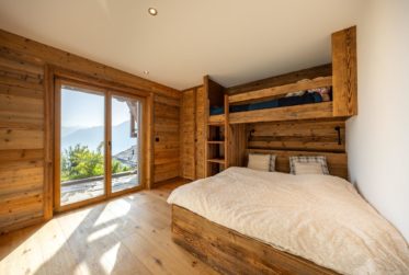 Luxurious 2 apartments chalet with breathtaking views