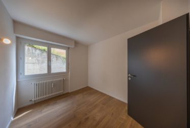 Completely renovated 4.5p flat
