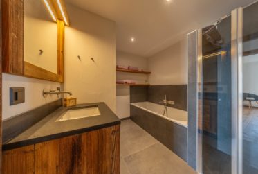 Luxurious 2 apartments chalet with breathtaking views