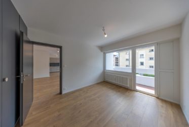 Completely renovated 4.5p flat