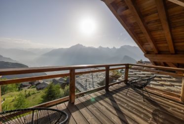 Luxurious 2 apartments chalet with breathtaking views