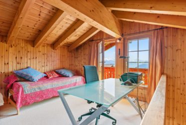 Magnifique chalet en madrier au calme - situation exceptionnelle