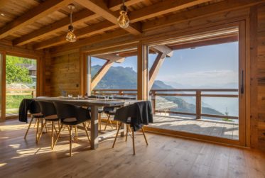 Luxurious 2 apartments chalet with breathtaking views