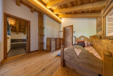 Luxurious 2 apartments chalet with breathtaking views