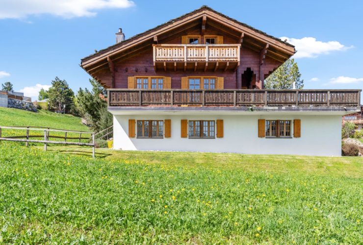 Magnifique chalet en madrier au calme - situation exceptionnelle
