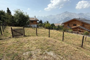 Magnificent building plot with views