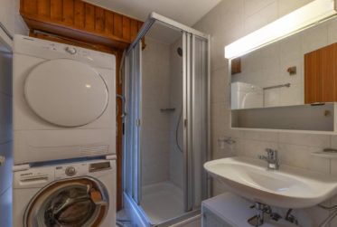 Spacious 3.5-room flat in the heart of the resort