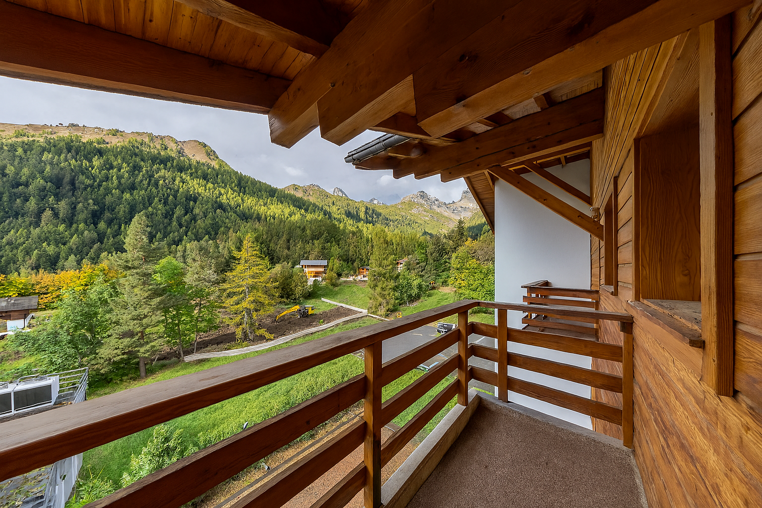 A charming 2.5-room walk-through flat in the centre of the resort