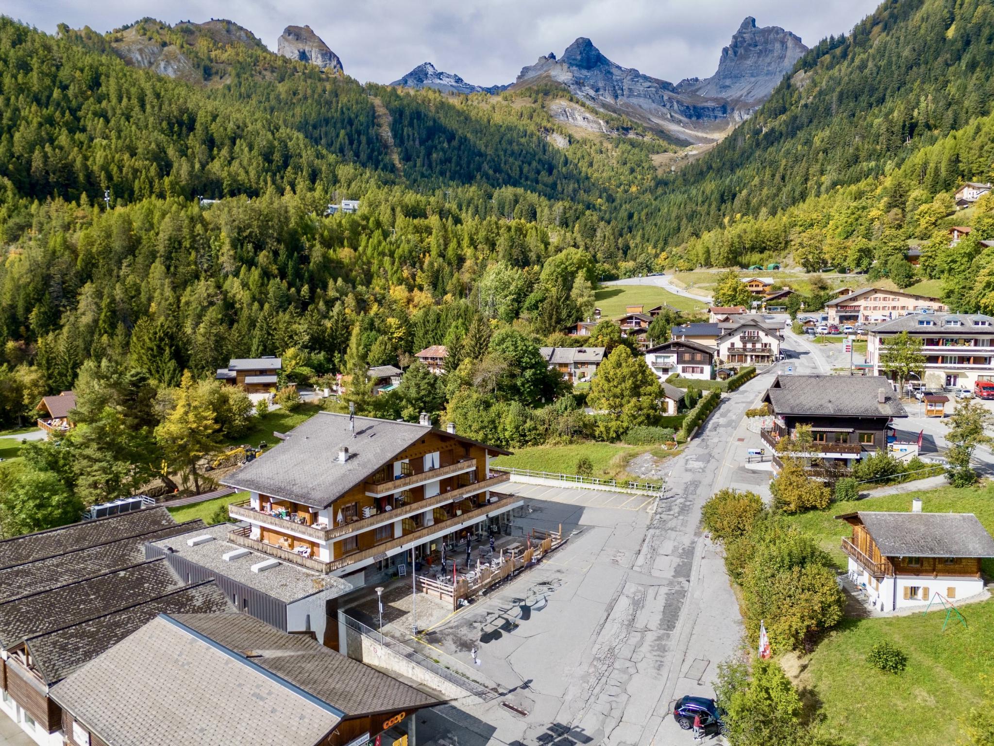 A charming 2.5-room walk-through flat in the centre of the resort