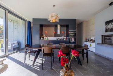 Splendid architect-designed villa with breathtaking views