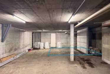 Indoor parking space in the center of Ovronnaz