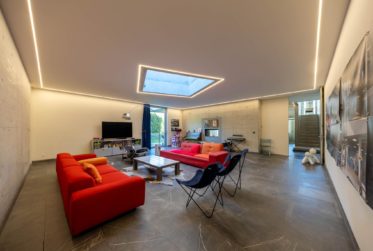 Splendid architect-designed villa with breathtaking views